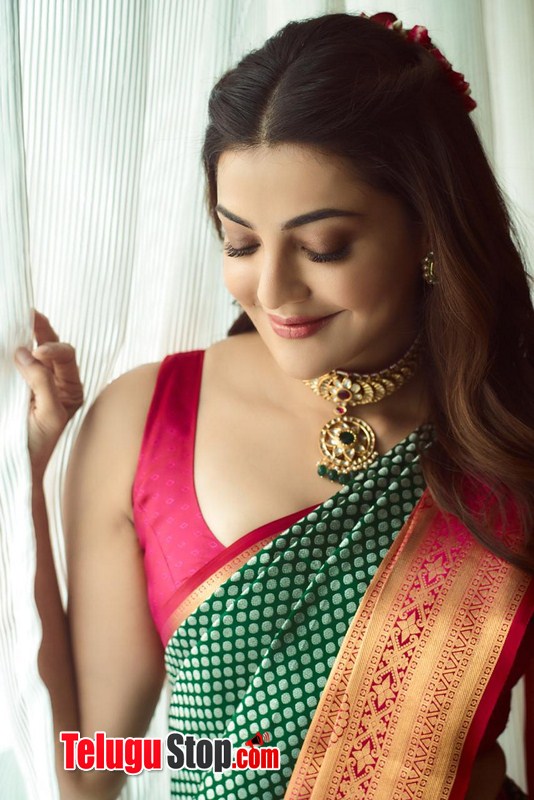 Gorgeous kajal agarwal saree images-Kajal Agarwal Photos,Spicy Hot Pics,Images,High Resolution WallPapers Download